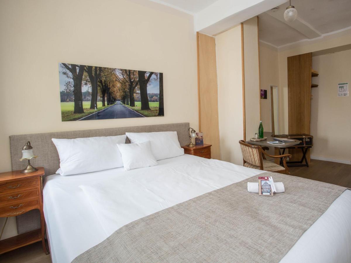 שוואלמשטאדט Altstadthotel Treysa מראה חיצוני תמונה