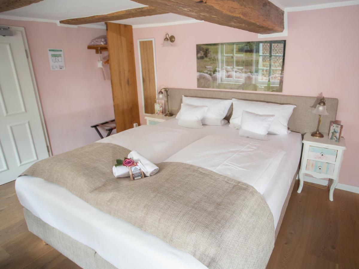 שוואלמשטאדט Altstadthotel Treysa מראה חיצוני תמונה