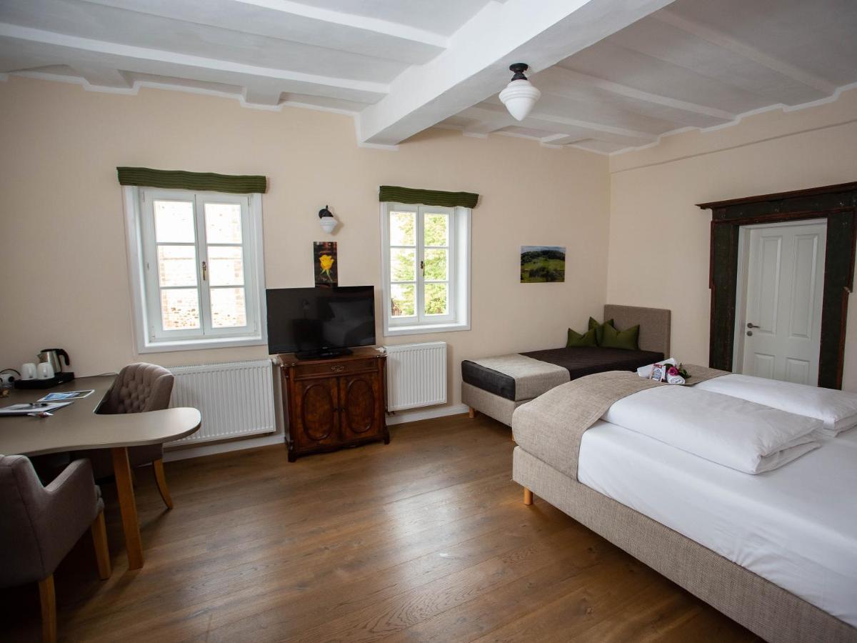 שוואלמשטאדט Altstadthotel Treysa מראה חיצוני תמונה
